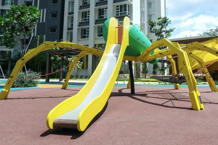山东青岛蜘蛛造型不锈钢滑梯项目案例