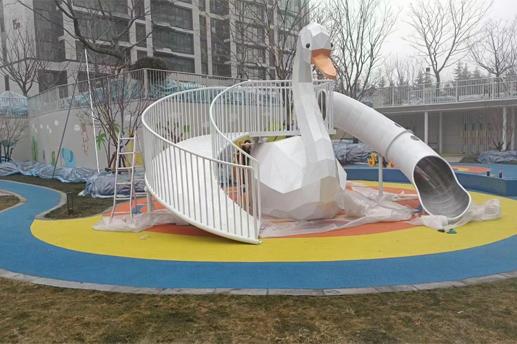 山西大同白天鹅造型不锈钢滑梯项目案例